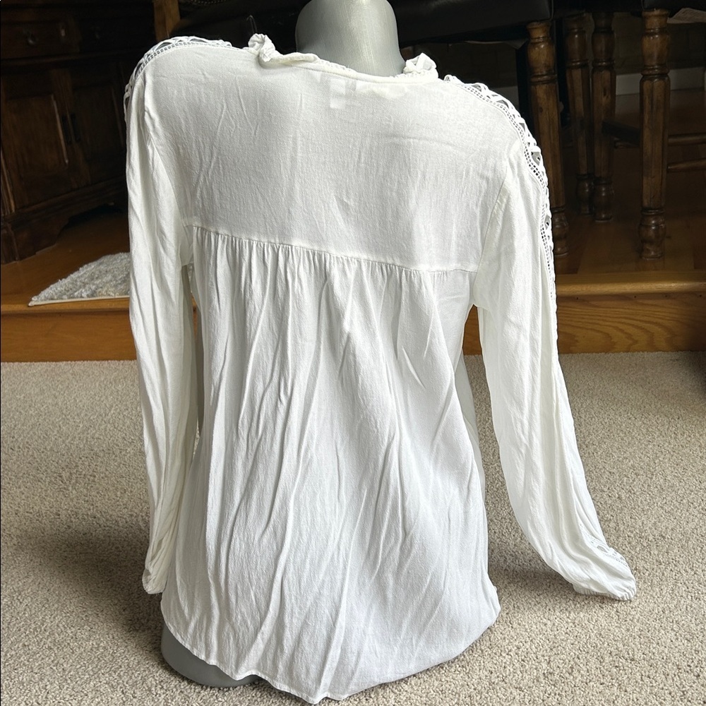 EXPRESS WHITE PEASANT PLOWS WITH OPEN SLEEVES - Picture 3 of 5